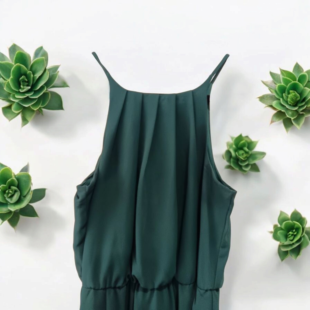 Elegant Green Sleeveless Dress - Picture 2 of 9